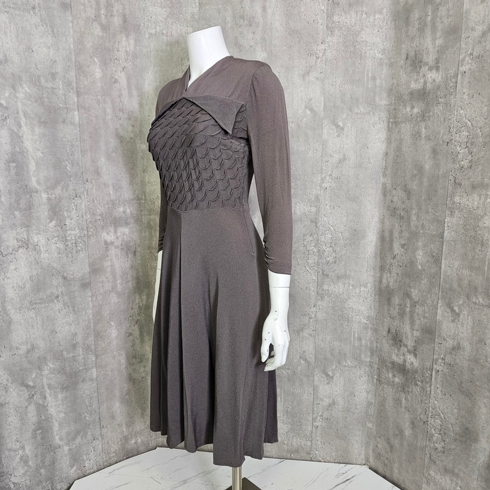 Vintage 40s Brown Rayon Crepe Scalloped Bodice Dress Metal Zipper M Noir Glam - Picture 8 of 11